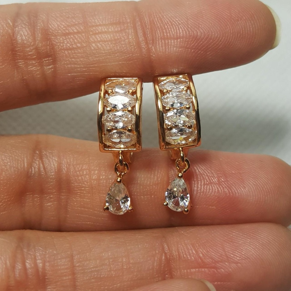 18k Gold Plated Crystal Drop Earrings